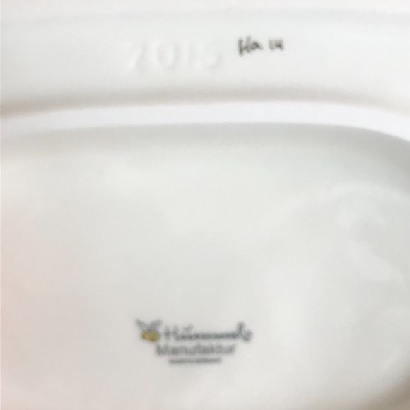 Hummel " Wonder of Christmas" 2015 Figurine - Picture 6 of 6